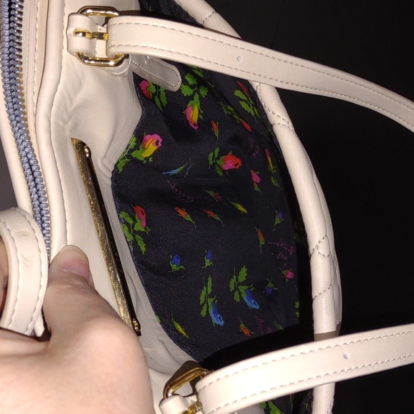 Betsey Johnson Faux Leather Cream Heart Detail Purse Handbag - Picture 9 of 10